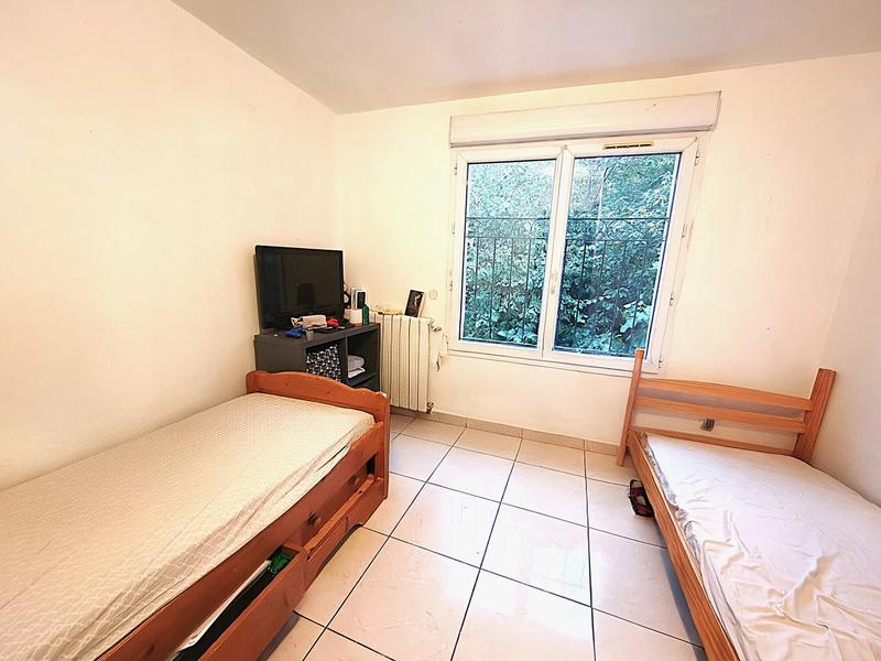 Maison - 300 m² - 16 pièces