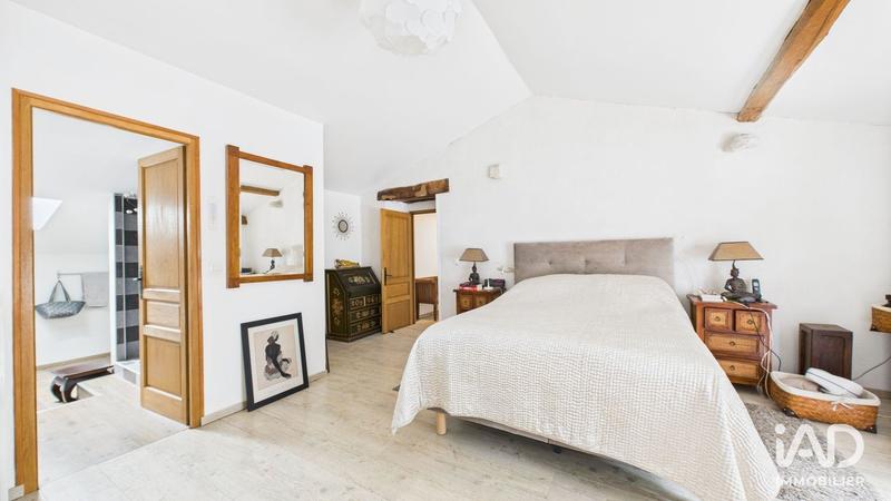 Maison - 284 m² - 9 pièces