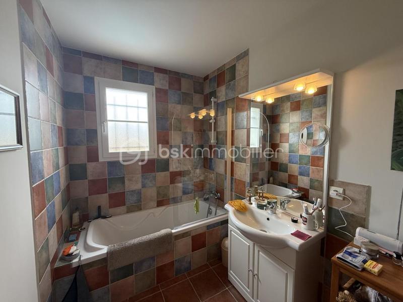 Maison traditionnelle - 131 m² - 6 pièces