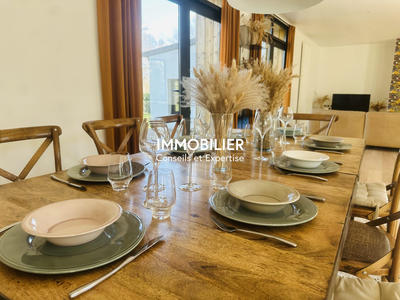 Maison - 332 m² - 11 pièces