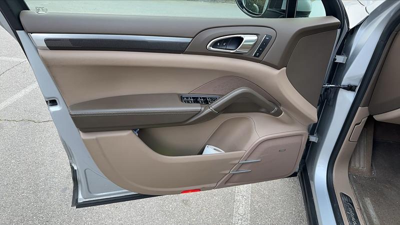 Porsche Cayenne II 4.8 V8 Turbo s 550 Tiptronic Awd n/A - Entretien constructeur Toit ouvrant