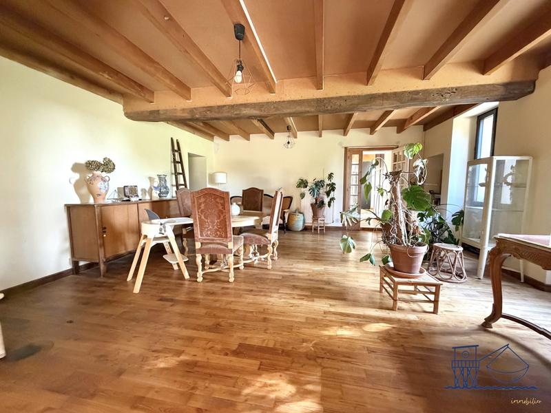 Maison ancienne - 330 m² - 7 pièces