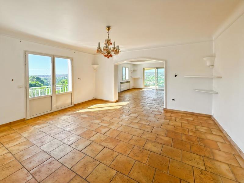 Villa - 300 m² - 5 pièces