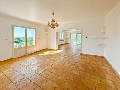 Villa - 300 m² - 5 pièces