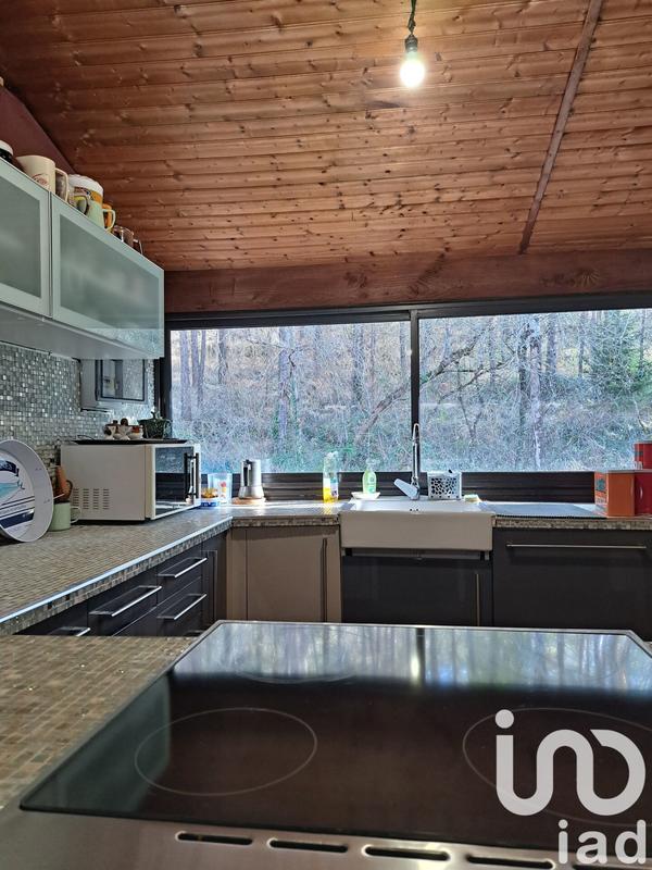 Maison - 230 m² - 16 pièces