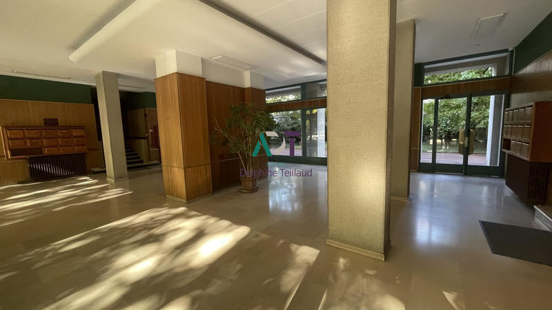 Appartement - 217 m² - 9 pièces