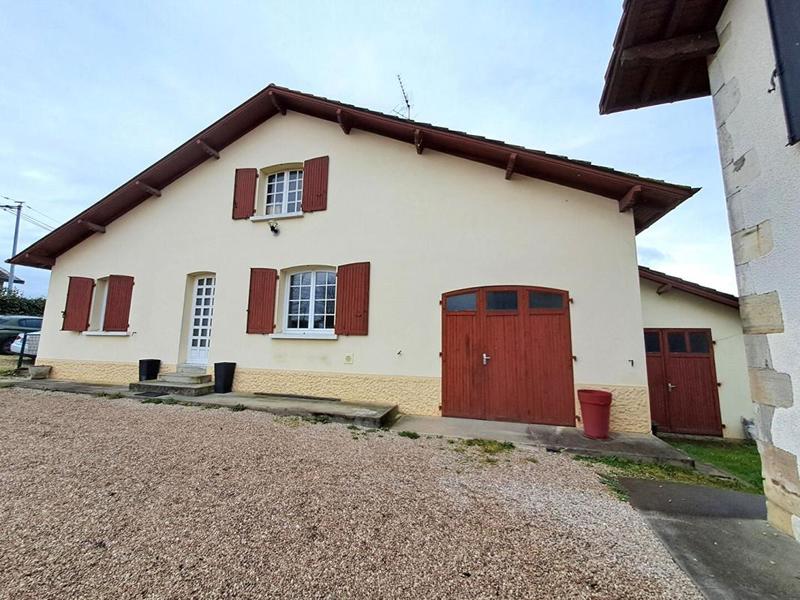 Maison - 110 m² - 6 pièces