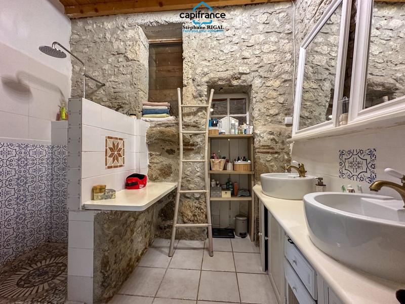 Propriété - 315 m² - 12 pièces