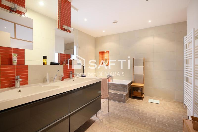 Maison - 276 m² - 10 pièces