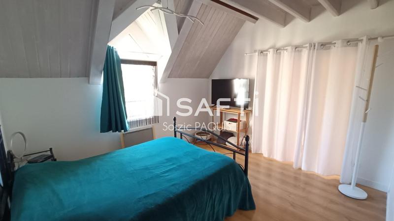 Maison - 202 m² - 6 pièces