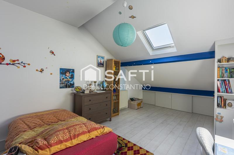 Maison - 200 m² - 8 pièces