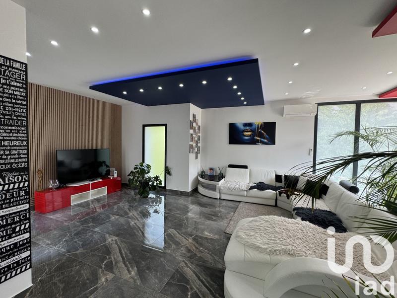 Maison de maîtres - 320 m² - 8 pièces