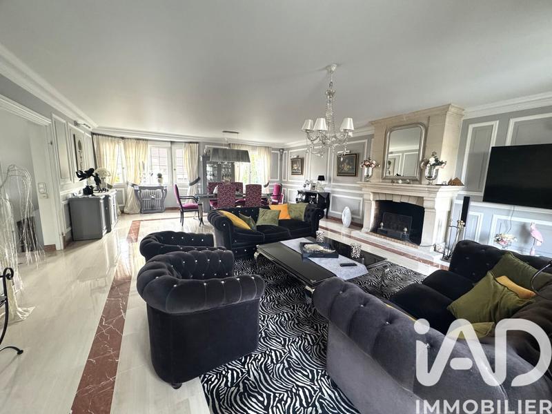 Maison - 180 m² - 5 pièces