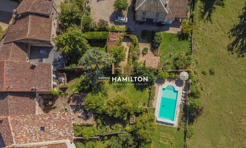 Propriété - 378 m² - 10 pièces