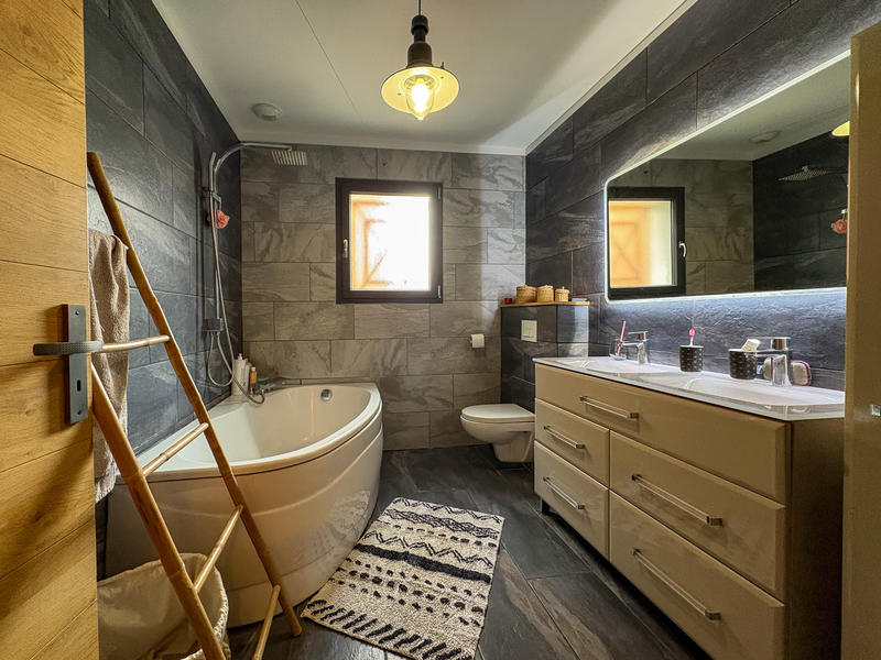 Maison - 150 m² - 7 pièces