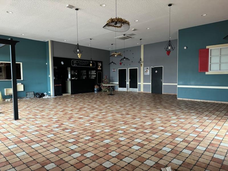 Local commercial - 301 m² - 2 pièces