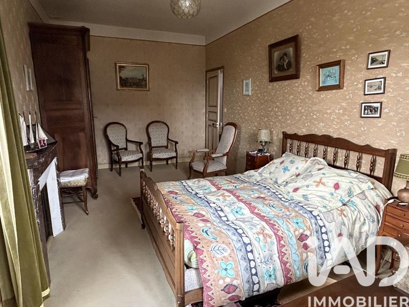 Maison - 216 m² - 8 pièces