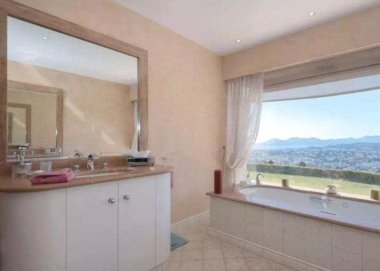 Villa - 330 m² - 7 pièces