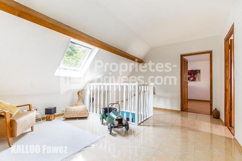 Maison - 222 m² - 8 pièces