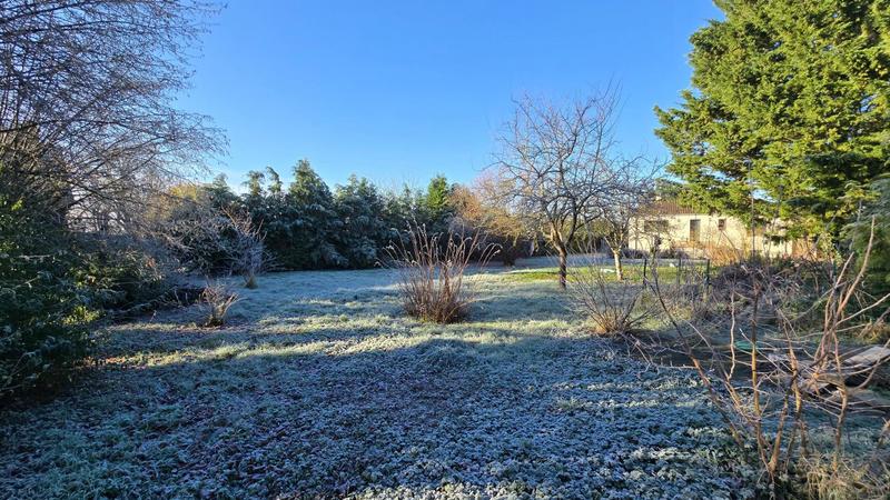 Terrain constructible - 683 m²