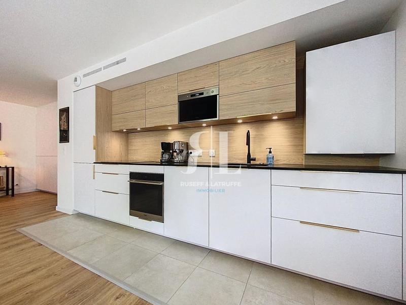 Appartement - 90 m² - 4 pièces