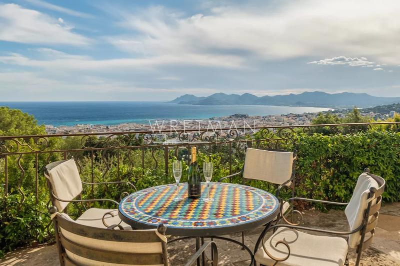 Maison - 185 m² - 7 pièces