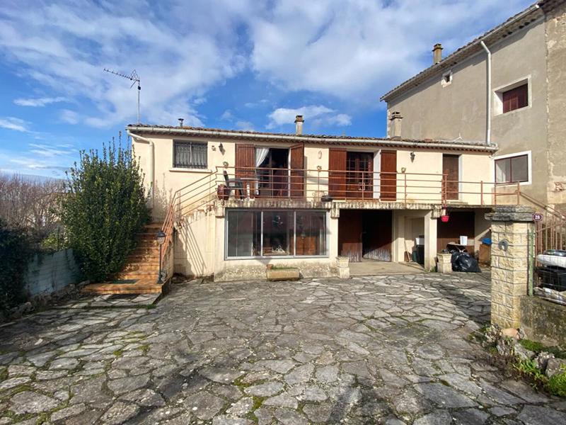 Maison - 140 m² - 8 pièces