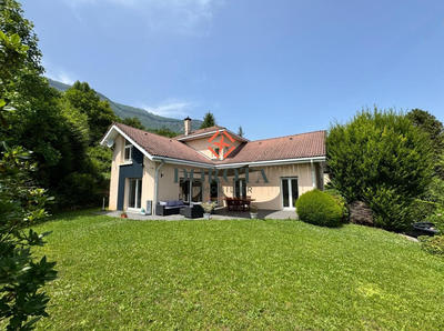Villa - 189 m² - 6 pièces