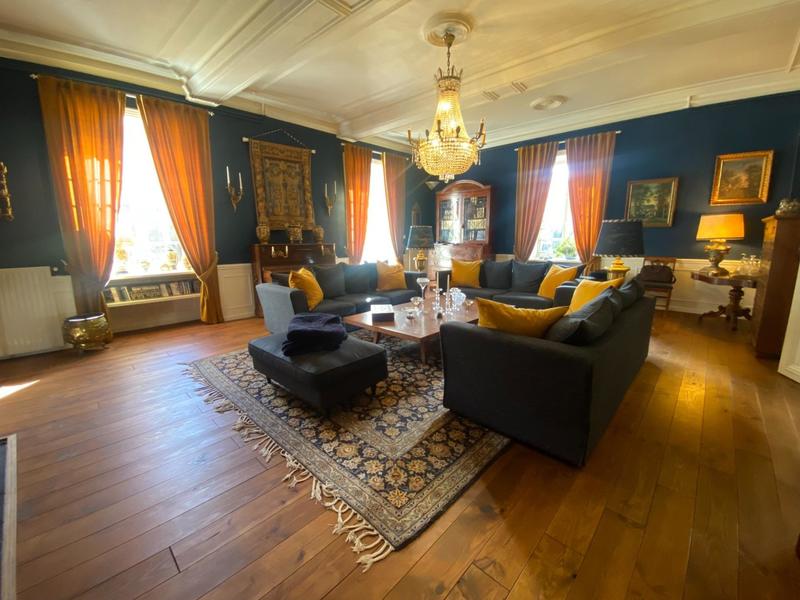 Maison - 552 m² - 17 pièces