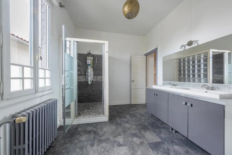 Maison - 160 m² - 8 pièces