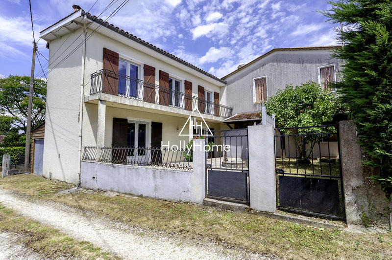 Maison - 290 m² - 8 pièces