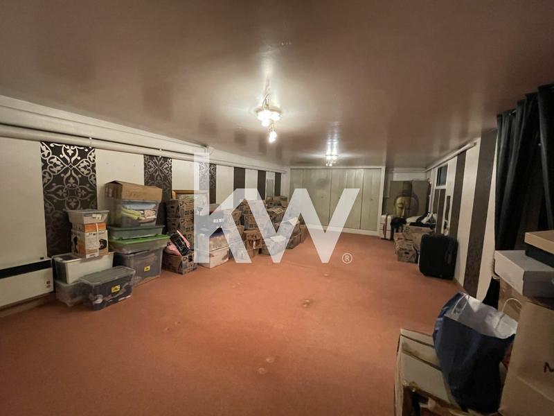 Maison d'architecte - 258 m² - 6 pièces