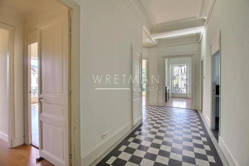 Appartement - 170 m² - 7 pièces