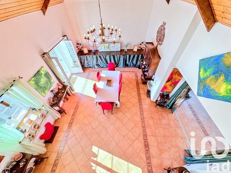 Maison - 252 m² - 10 pièces