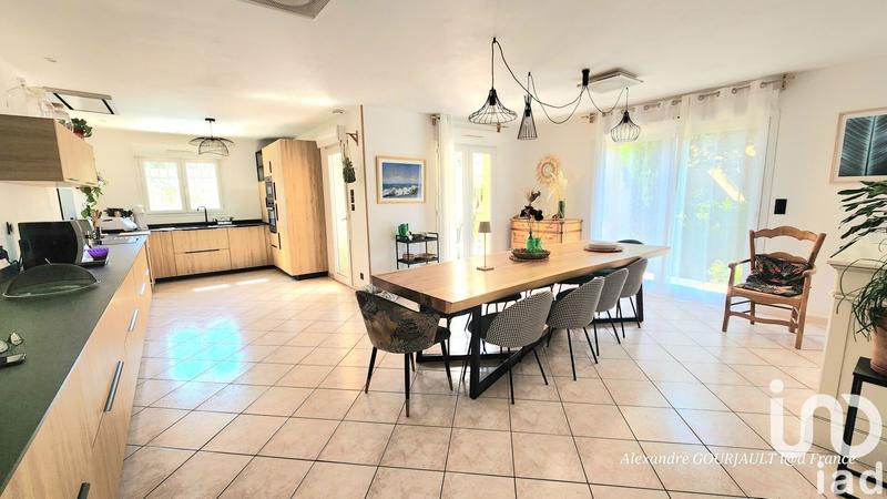 Maison - 200 m² - 6 pièces