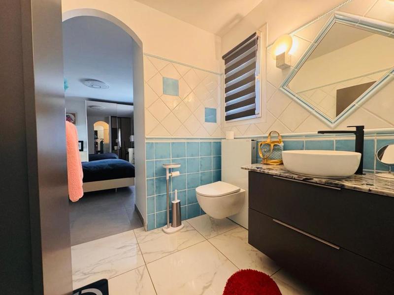 Maison - 202 m² - 6 pièces