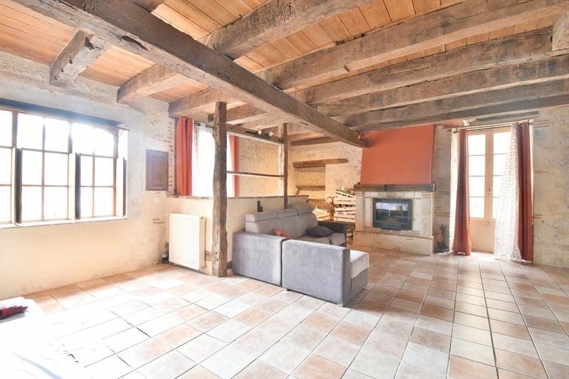 Maison en pierre - 138 m² - 6 pièces