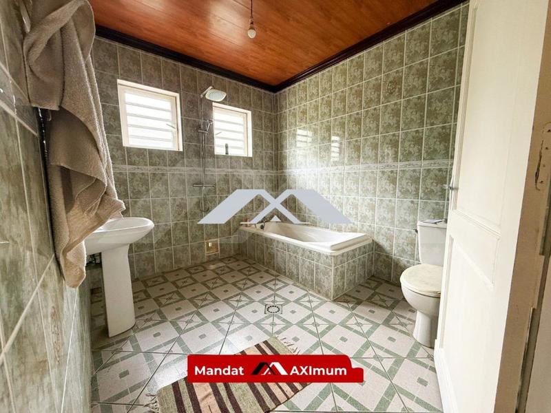 Maison - 400 m² - 10 pièces