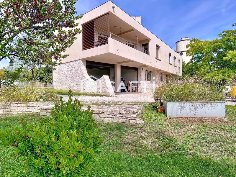 Maison - 220 m² - 7 pièces