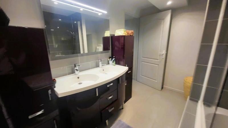 Demeure - 105 m² - 4 pièces