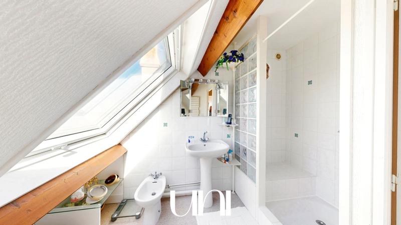 Maison - 141 m² - 6 pièces