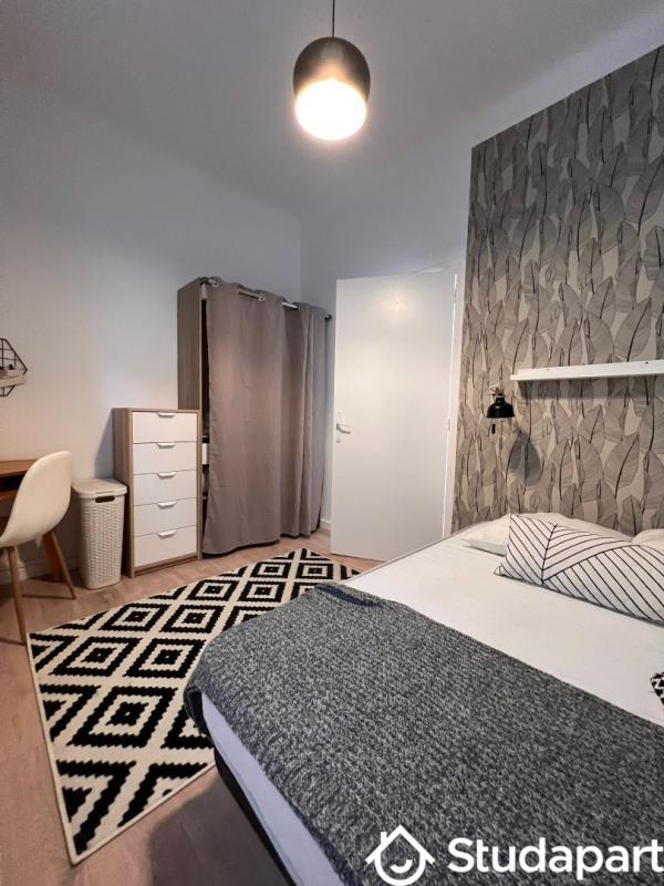 Chambre - 11 m² - 1 pièce