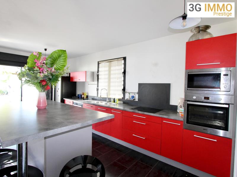 Maison - 140 m² - 8 pièces