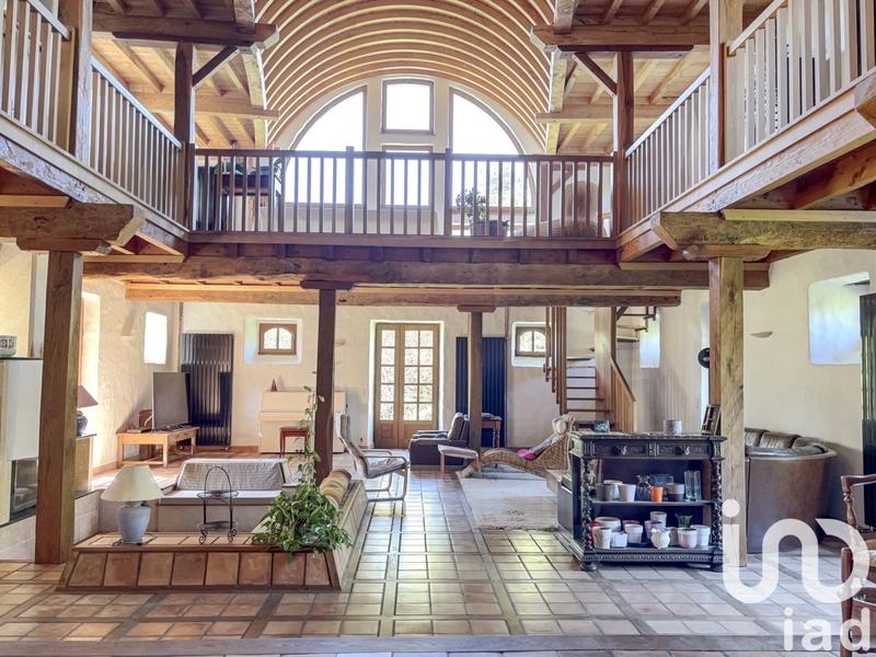 Maison - 564 m² - 13 pièces