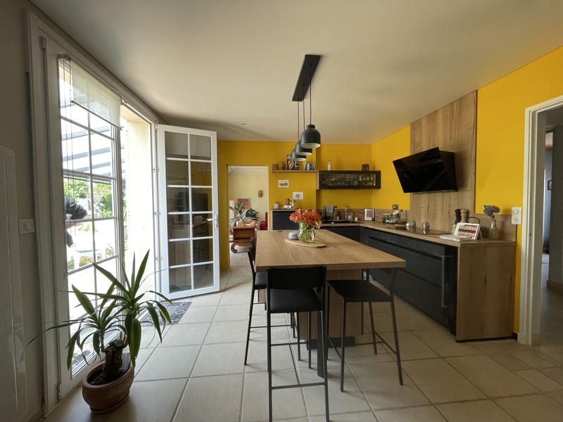 Maison - 226 m² - 9 pièces