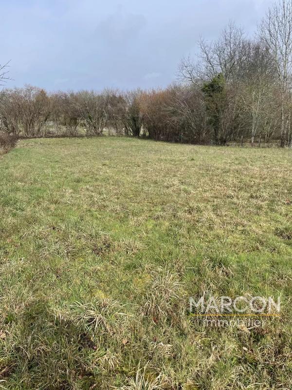 Terrain constructible - 1 868 m²