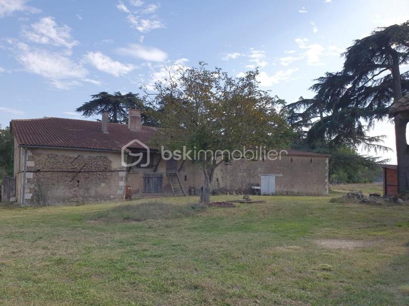 Propriété - 335 m² - 8 pièces