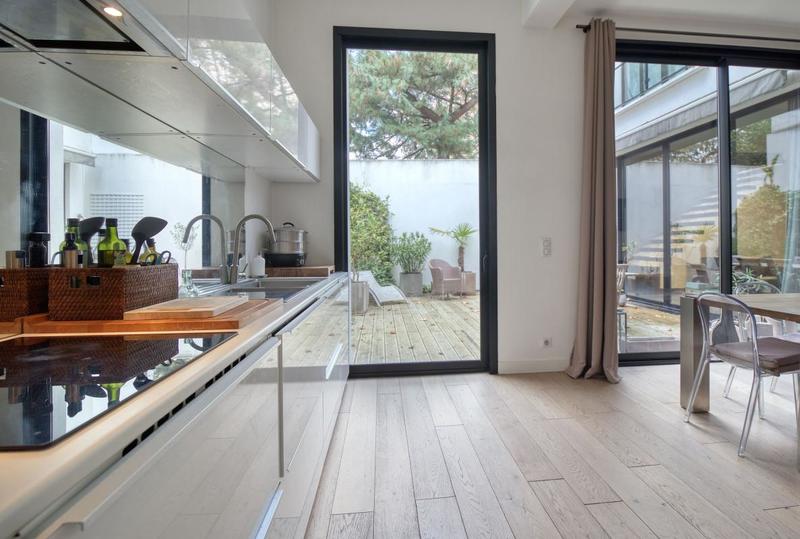 Maison - 220 m² - 6 pièces