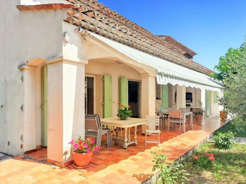 Villa - 227 m² - 6 pièces