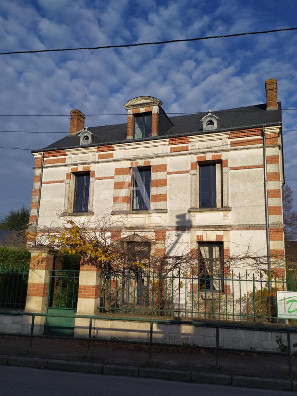 Maison - 192 m² - 9 pièces